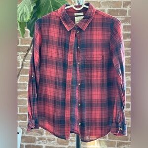 American Eagle Boyfriend fit lightweight shirt